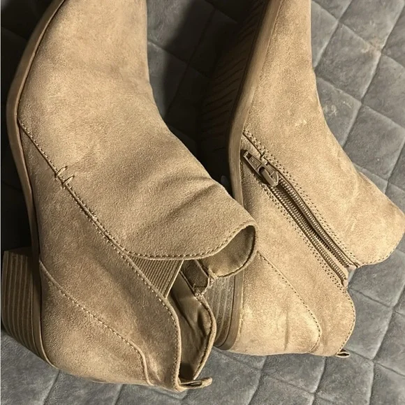 Women's Tan Ankle Boots - Picture 1 of 1